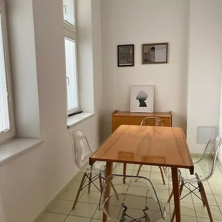 Prostorny 2+1 Primo V Centru Apartamento